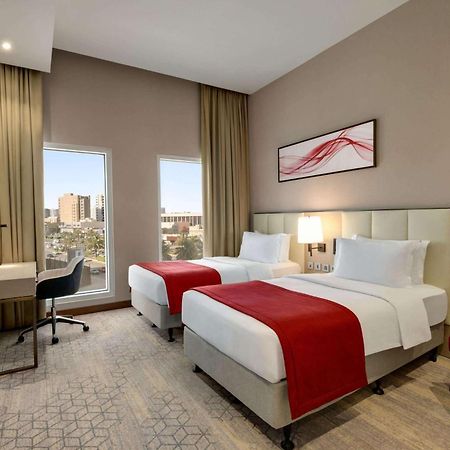 Ramada By Wyndham Riyadh King Fahd Road Buitenkant foto