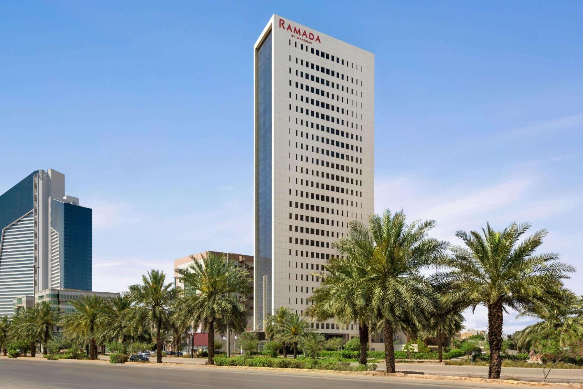 Ramada By Wyndham Riyadh King Fahd Road Buitenkant foto Ramada Hotel, Al Qusais