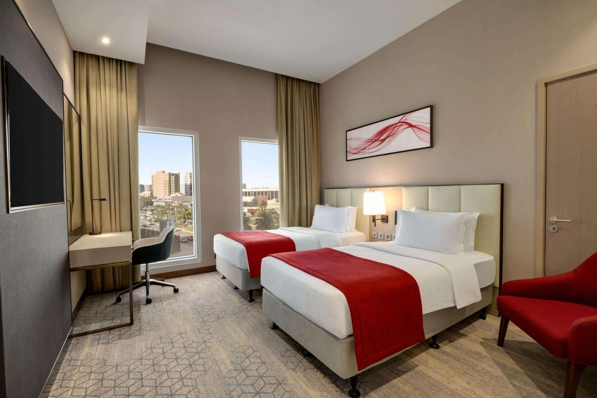 Ramada By Wyndham Riyadh King Fahd Road Buitenkant foto