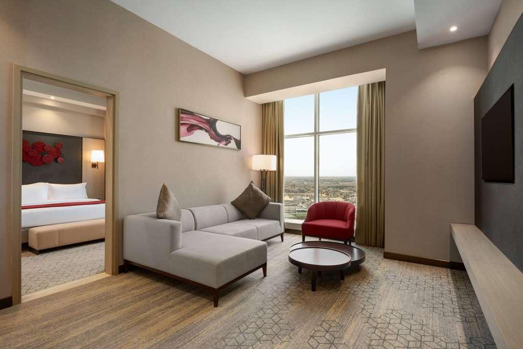 Ramada By Wyndham Riyadh King Fahd Road Kamer foto